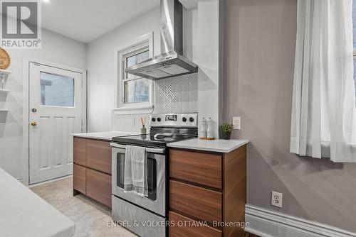 421 Arlington Avenue, Ottawa, ON - Indoor Photo Showing Kitchen