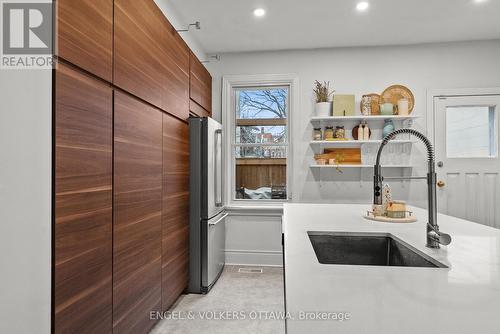 421 Arlington Avenue, Ottawa, ON - Indoor Photo Showing Kitchen