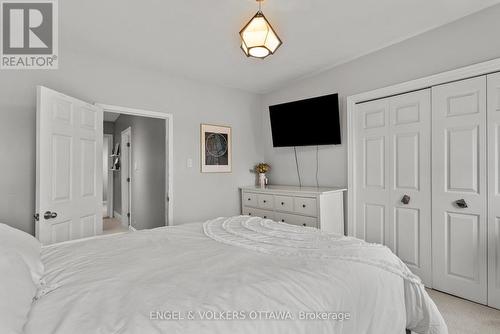421 Arlington Avenue, Ottawa, ON - Indoor Photo Showing Bedroom