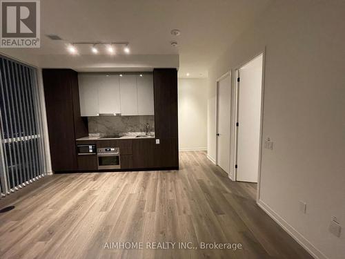 3810 - 8 Interchange Way, Vaughan, ON - Indoor
