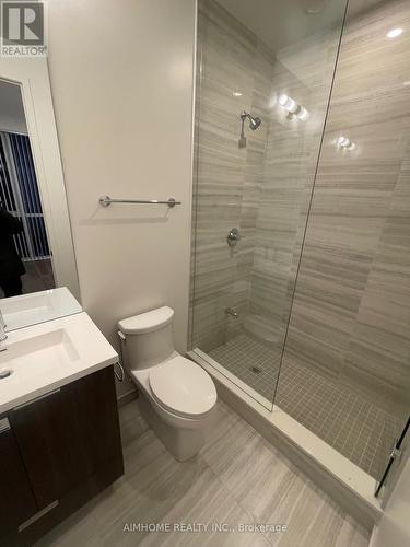 3810 - 8 Interchange Way, Vaughan, ON - Indoor Photo Showing Bathroom