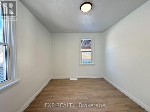 1000 Hamilton Road, London East (East O), ON - Indoor Photo Showing Other Room