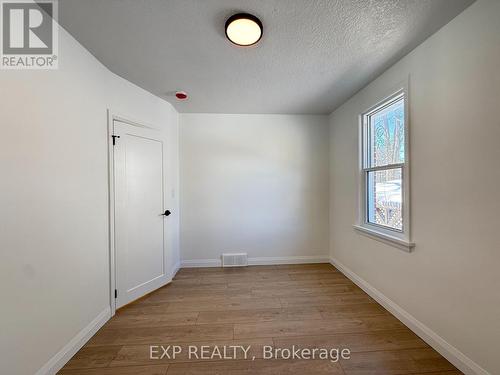 1000 Hamilton Road, London East (East O), ON - Indoor Photo Showing Other Room