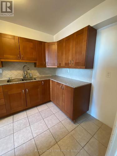 1503 - 20 Edgecliff Golfway, Toronto, ON - Indoor Photo Showing Kitchen With Double Sink