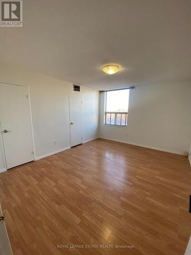 1503 - 20 Edgecliff Golfway, Toronto, ON - Indoor Photo Showing Other Room
