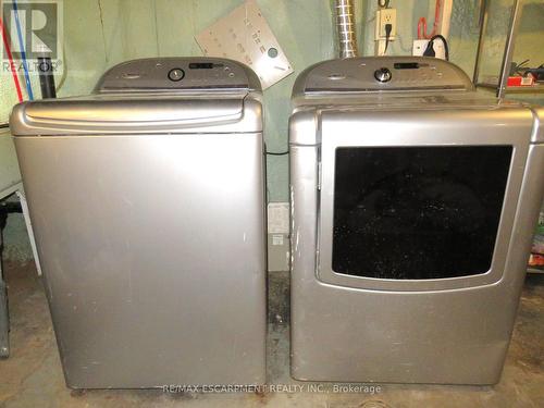 120 Sanford Avenue S, Hamilton, ON - Indoor Photo Showing Laundry Room