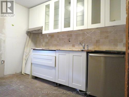 120 Sanford Avenue S, Hamilton, ON - Indoor