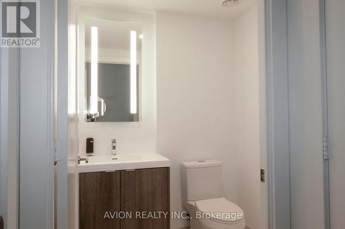 438 - 20 Inn On The Park Drive, Toronto, ON - Indoor Photo Showing Bathroom