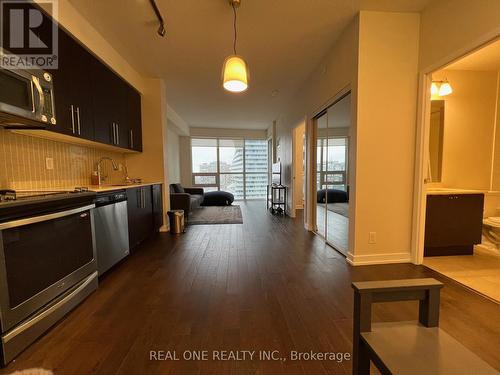 1410 - 510 Curran Place, Mississauga, ON - Indoor Photo Showing Kitchen