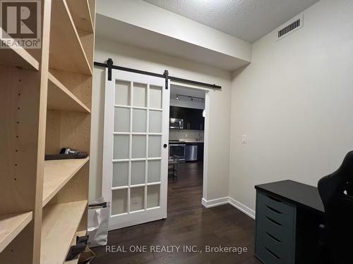 1410 - 510 Curran Place, Mississauga, ON - Indoor