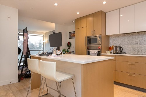 406-838 Broughton St, Victoria, BC - Indoor Photo Showing Kitchen With Upgraded Kitchen