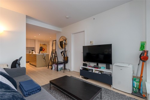 406-838 Broughton St, Victoria, BC - Indoor Photo Showing Living Room
