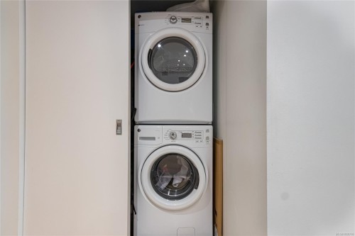 406-838 Broughton St, Victoria, BC - Indoor With Storage