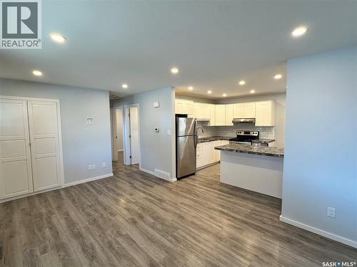400 Gray Avenue, Saskatoon, SK - Indoor Photo Showing Kitchen