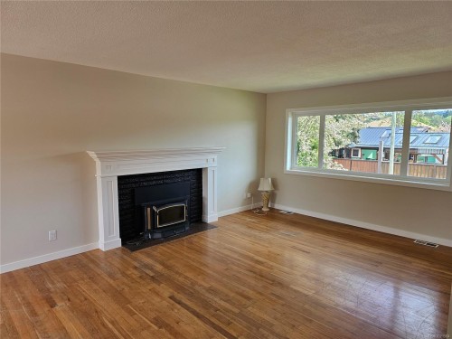 5890 Chesterfield Ave, Duncan, BC 