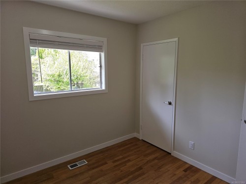 5890 Chesterfield Ave, Duncan, BC 