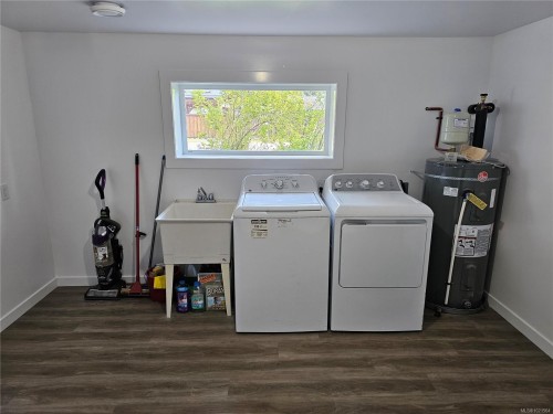 5890 Chesterfield Ave, Duncan, BC 