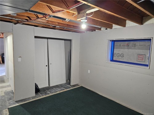 5890 Chesterfield Ave, Duncan, BC 