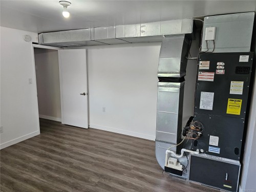 5890 Chesterfield Ave, Duncan, BC 