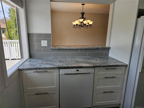 5890 Chesterfield Ave, Duncan, BC 