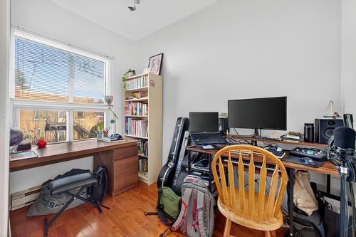 Salon - 5812  - 5822 5E Avenue, Montréal (Rosemont/La Petite-Patrie), QC 