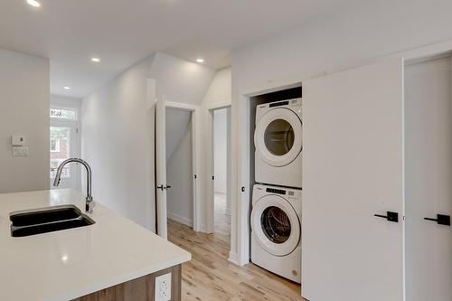 Cuisine - 6639 Rue D'Iberville, Montréal (Rosemont/La Petite-Patrie), QC - Indoor Photo Showing Laundry Room