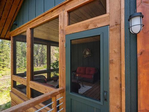 1 Gunn Lake Road, Minaki, ON -  With Exterior