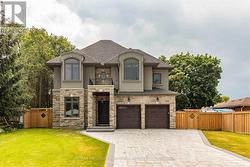 752 HILLVIEW CRESCENT  Pickering, ON L1W 2S1