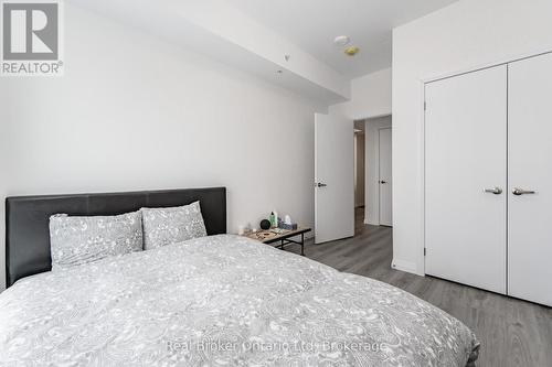 2003 - 60 Charles Street W, Kitchener, ON - Indoor Photo Showing Bedroom