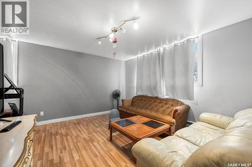 1560 Alexandra Street, Regina, SK - Indoor