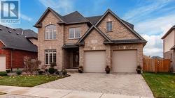 369 SKYLINE AVENUE  London North (North B), ON N5X 0A5