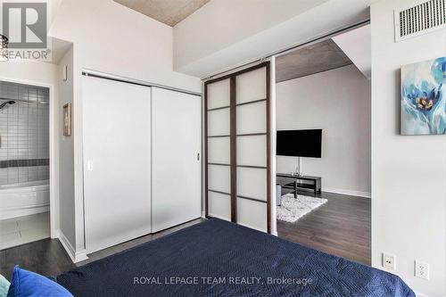 2208 - 324 Laurier Avenue W, Ottawa, ON - Indoor Photo Showing Other Room