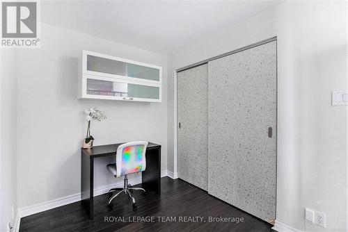 2208 - 324 Laurier Avenue W, Ottawa, ON - Indoor