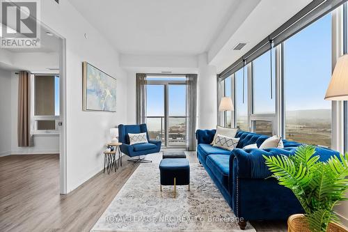 Unit 1611 - 385 Winston Road, Grimsby, ON - Indoor Photo Showing Living Room