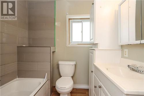 382 Agnes Street, Sudbury, ON - Indoor Photo Showing Bathroom