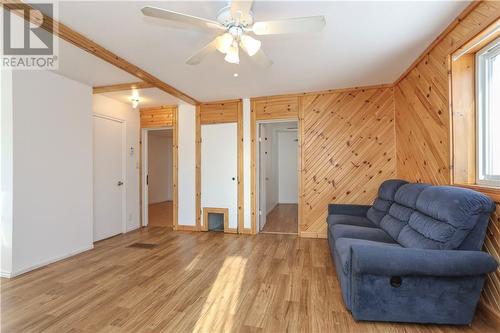 382 Agnes Street, Sudbury, ON - Indoor Photo Showing Living Room