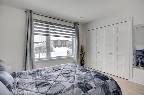 Primary bedroom - 2190 Place Des Jardins, Saint-Félix-De-Valois, QC - Indoor Photo Showing Bedroom