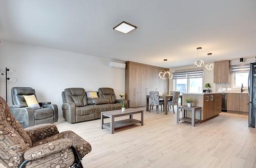 Overall view - 2190 Place Des Jardins, Saint-Félix-De-Valois, QC - Indoor Photo Showing Living Room