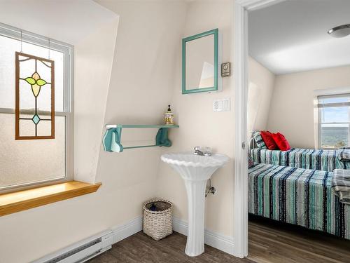 125 The Point Road, Blue Rocks, NS 