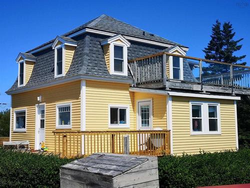 125 The Point Road, Blue Rocks, NS 