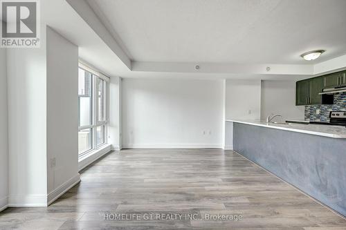 5 - 100 Dufay Road, Brampton, ON - Indoor Photo Showing Kitchen