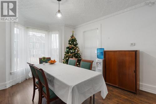1 Whipple Street, Yarmouth, NS - Indoor Photo Showing Dining Room