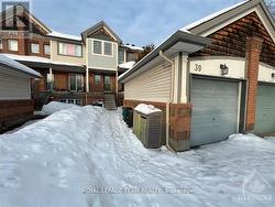 39 THORNBURY CRESCENT  Ottawa, ON K2G 6C5