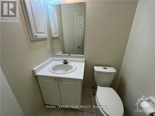 39 Thornbury Crescent, Ottawa, ON - Indoor Photo Showing Bathroom