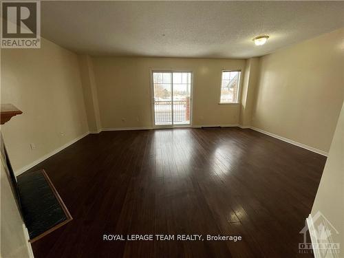Living/Family Room - 39 Thornbury Crescent, Ottawa, ON - Indoor Photo Showing Other Room