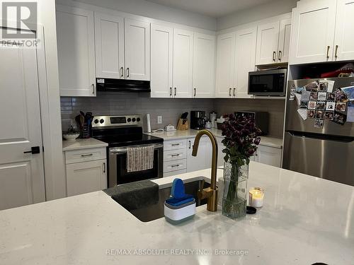 289 Anyolite Private, Ottawa, ON - Indoor Photo Showing Kitchen With Upgraded Kitchen