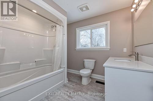 7510 Roger Stevens Drive, Montague, ON - Indoor Photo Showing Other Room