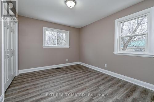 7510 Roger Stevens Drive, Montague, ON - Indoor Photo Showing Other Room