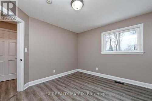 7510 Roger Stevens Drive, Montague, ON - Indoor Photo Showing Other Room