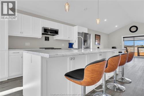 13 Baffin Way, Chatham, ON - Indoor Photo Showing Kitchen With Upgraded Kitchen